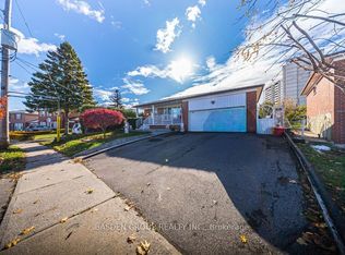 32 Forge Dr, Toronto, ON M3N 2R3