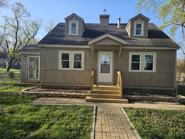 9 Arlington Rd, Fox Lake, IL 60020