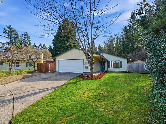 4th image of 4817 NE 52nd Cir