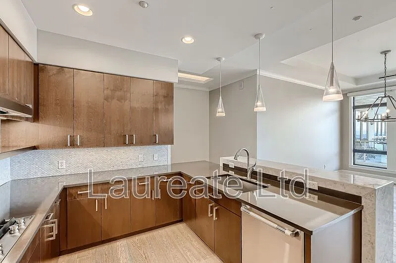 2 bed, 2.5 bath, 1980 sqft, $4,995 — Photo 4