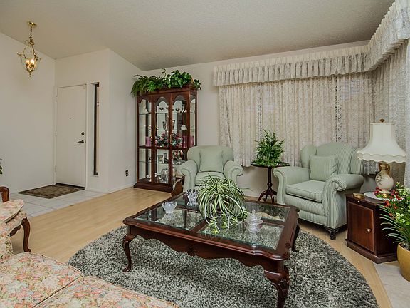 4th image of 6558 Ellerhurst Dr