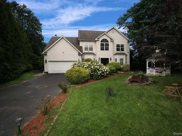 469 Donald Boulevard, Holbrook, NY 11741