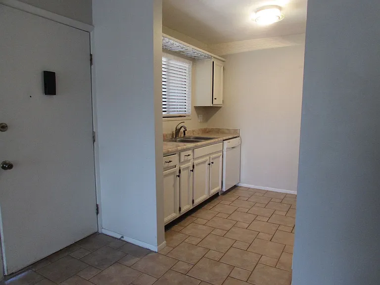 3231 Lakeside Dr #209 — Photo 10