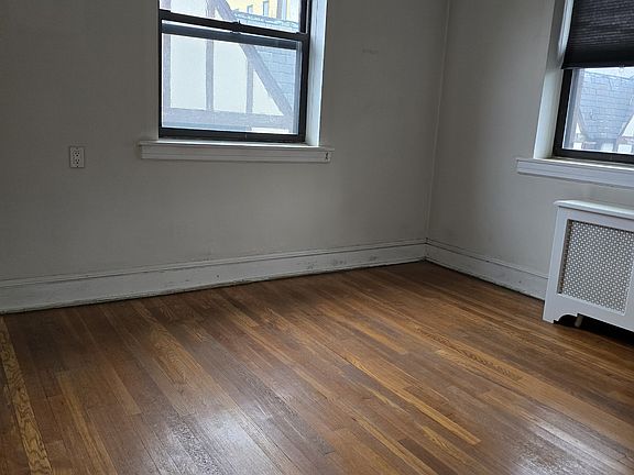 4th image of 11 Greenridge Ave #C4