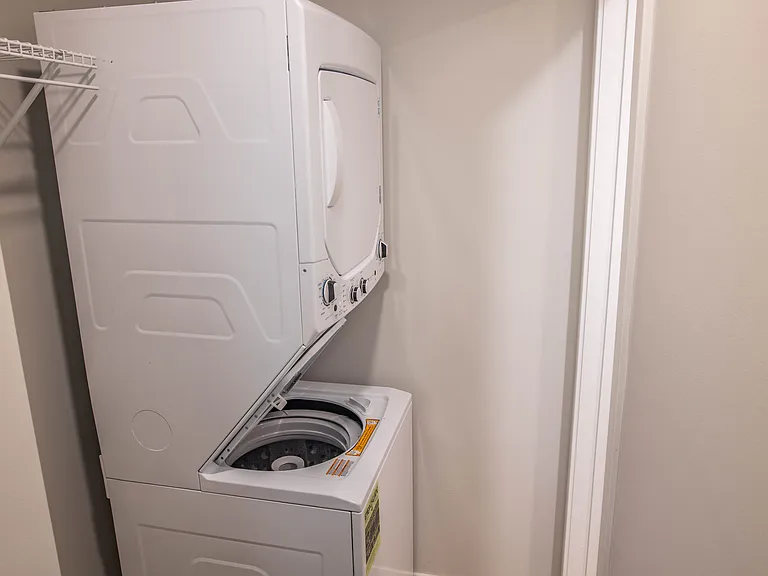 509 E White St #17 — Photo 5