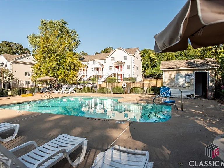 210 Appleby Dr #207 — Photo 9