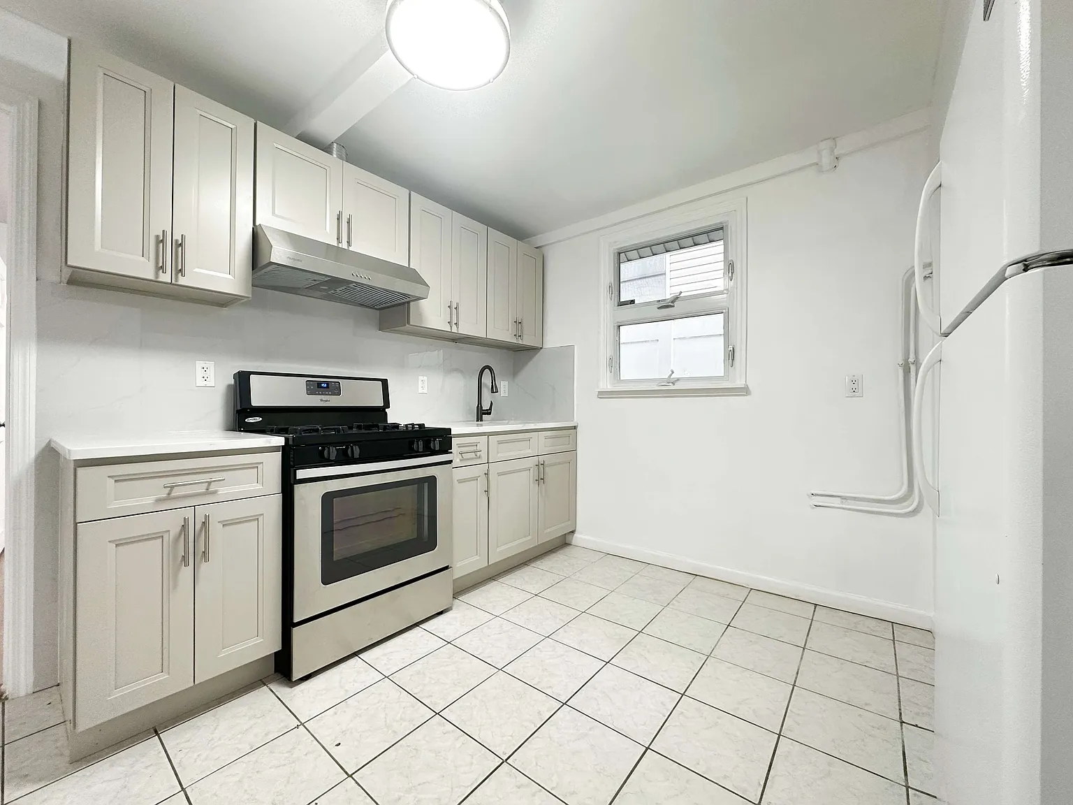 2 bed, $2,400 — Photo 3