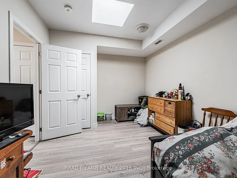 2904 A Danforth Ave #3 — Photo 9