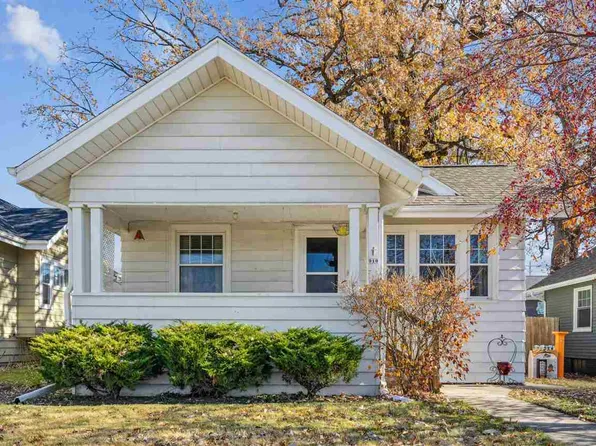 910 Maplewood Dr NE, Cedar Rapids, IA 52402