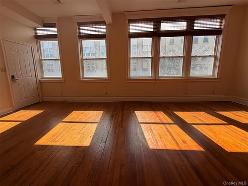 337 Main St #2F Photo 1