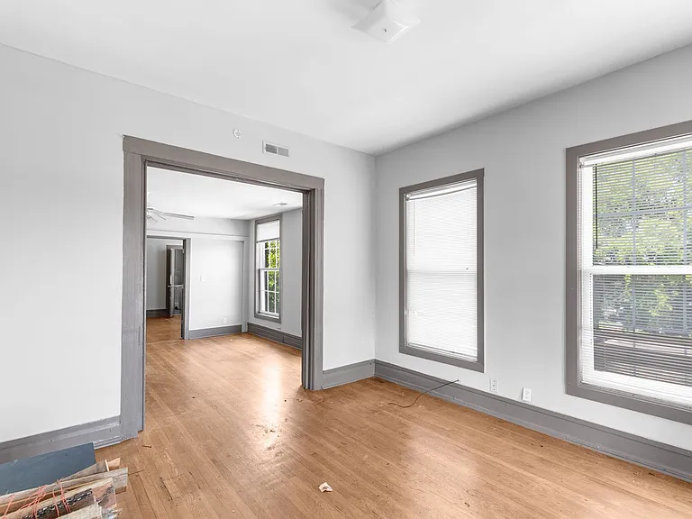 Fleetwood Apartments — Photo 15