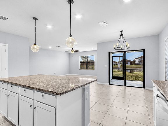 5th image of 16033R Beachberry Dr