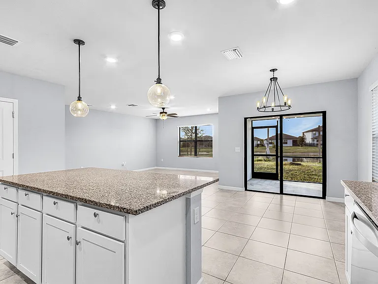 16033R Beachberry Dr — Photo 5