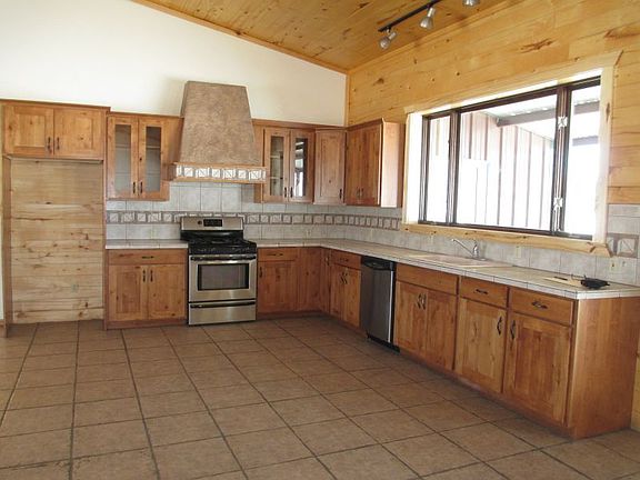 2nd image of 1355 Acorn Ave