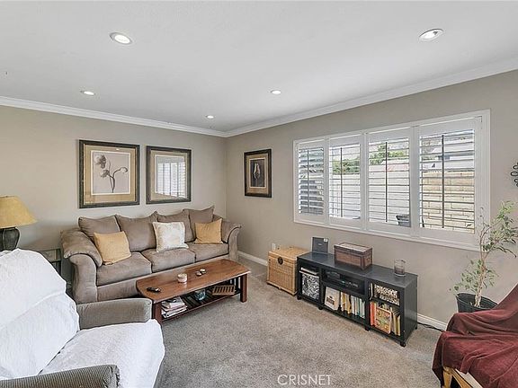 3rd image of 343 W Annandale Ln