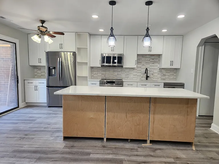 9242 Gross Point Rd #107 — Photo 3