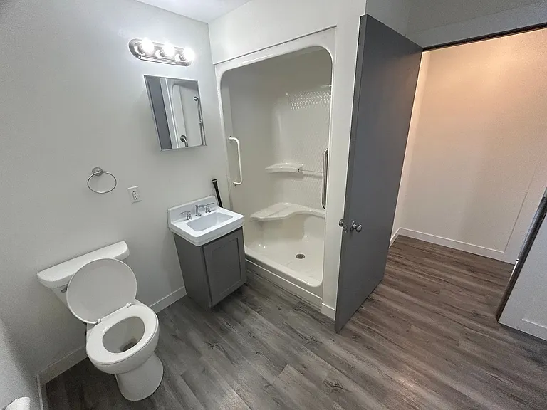 703 N Park 704 Tarn — Photo 67