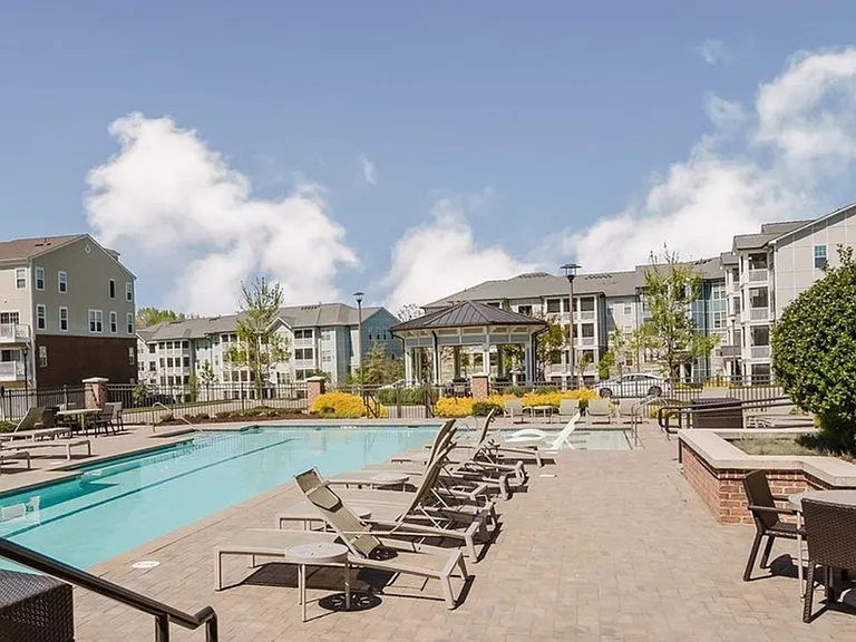 Club House Swimming Resort Style Swimming Pool