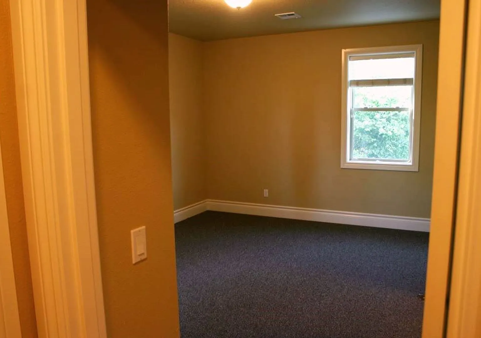 6 bed 6 bath by Fred Meyer/Coffee Culture — Photo 4