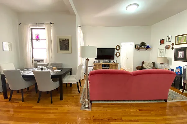 Rented by Compass | media 35