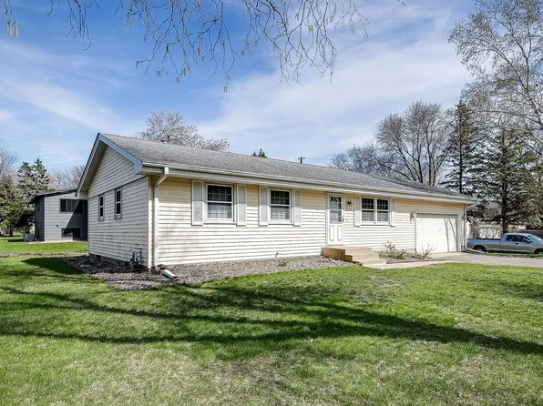 8125 Ruth St NE, Fridley, MN 55432