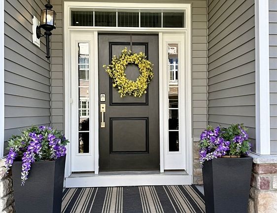 3rd image of 127 Phoebe St #127