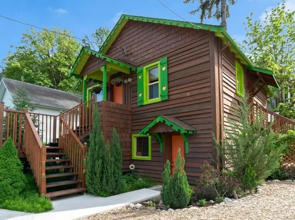 36 King George St N, Lake Cowichan, BC V0R 2G0