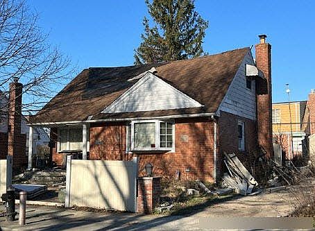 1st image of 12142 Laurelton Pkwy