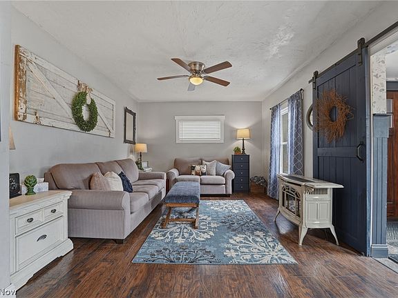 5th image of 11028 Mayfield Rd