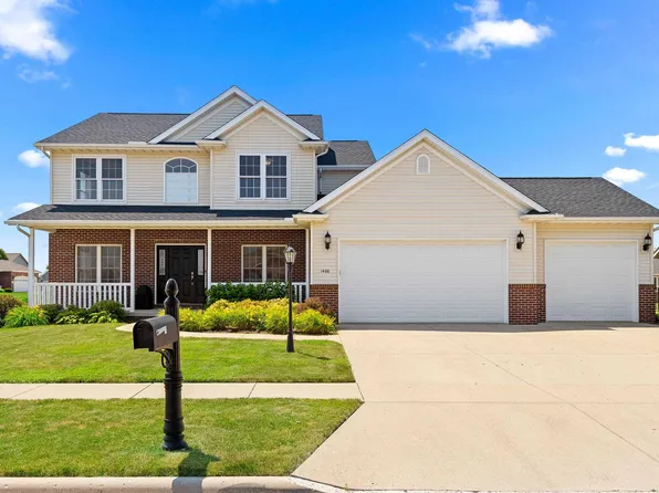 1400 Aspen Dr, Washington, IL 61571