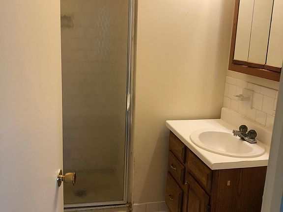 4th image of 798 Princeton Pl