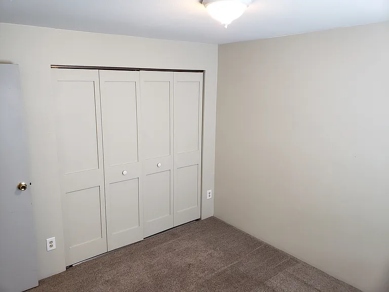 301 N French St — Photo 2