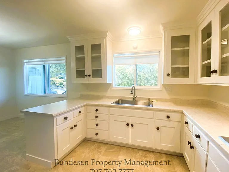 77 Sunny Hill Dr — Photo 7