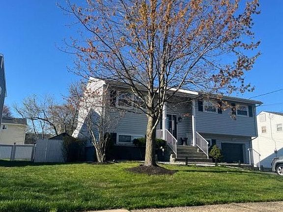 3rd image of 24 Nagle Dr