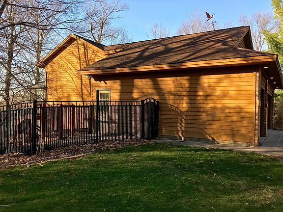 4th image of 3655 Siebers Ln NE