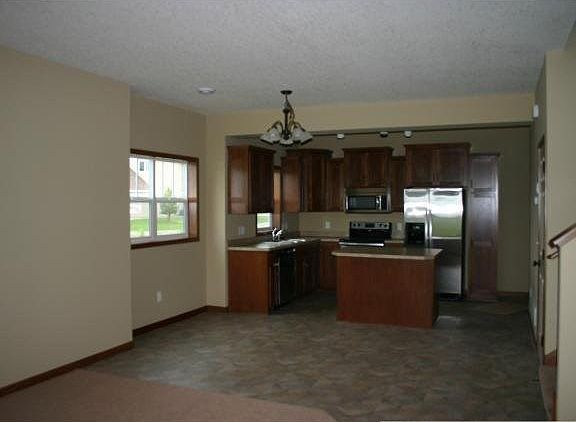 4th image of 12263 Xylite Street NE
