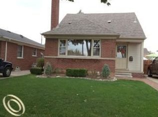 13296 Sycamore St, Southgate, MI 48195