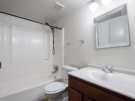 3rd image of 2860 Washington Blvd #11