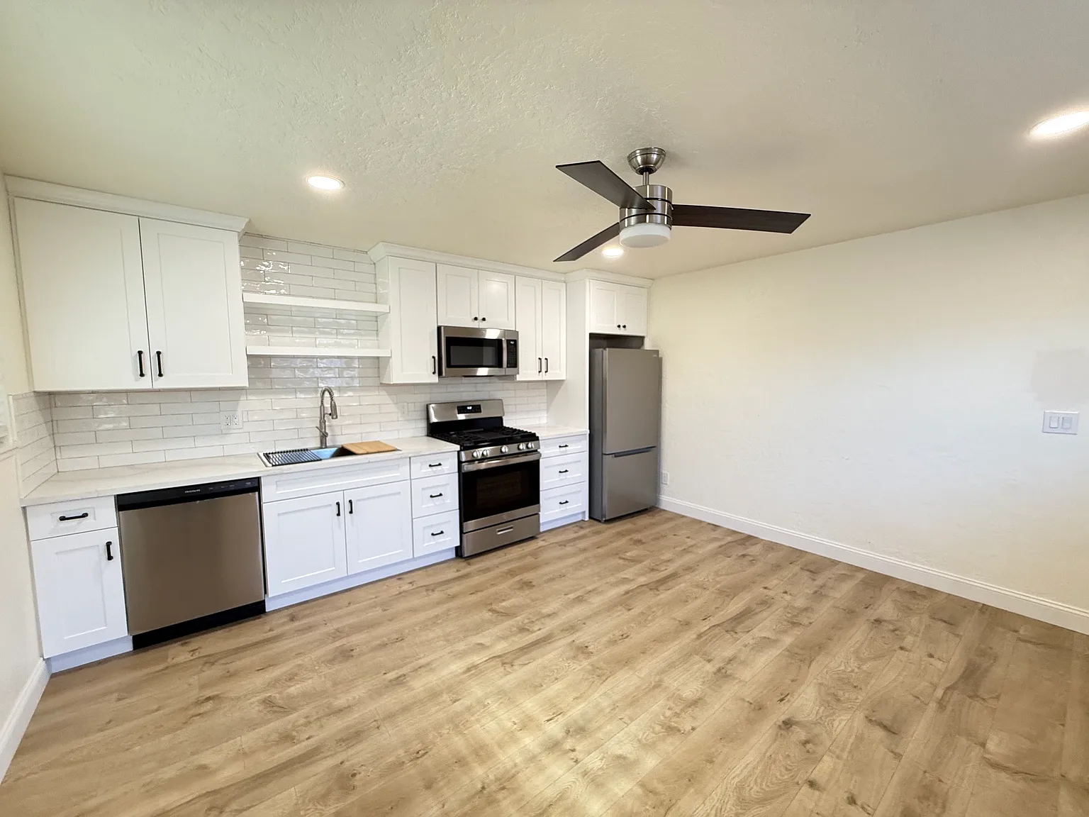 2 bed, 760 sqft, $2,950 — Photo 4