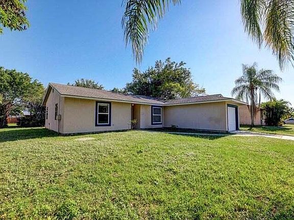 4th image of 1709 SE Aires Ln
