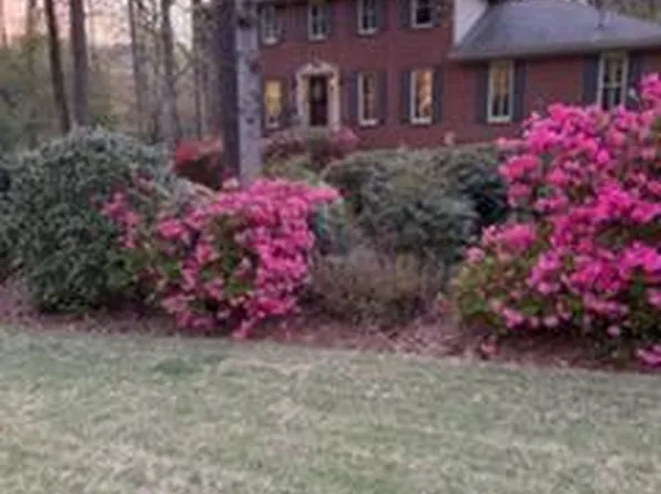 3975 White Oak Lane SW, Lilburn, GA 30047