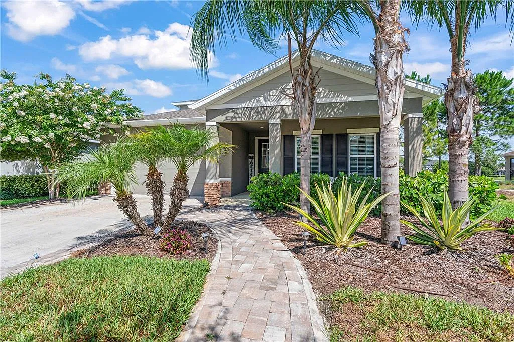3 bed, 2.0 bath, 2386 sqft, $3,750 — Photo 1