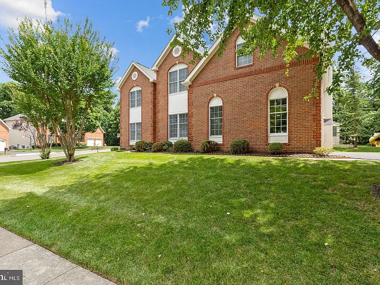 5045 Worthington Woods Way — Photo 2
