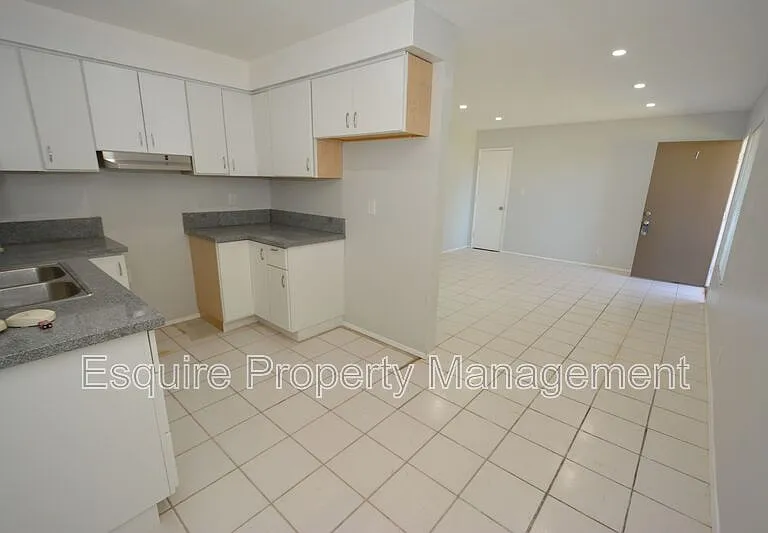 951 W Cedar Ct #1 — Photo 5