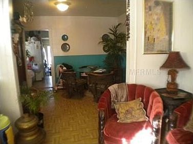 3rd image of 513 Avenue E SE