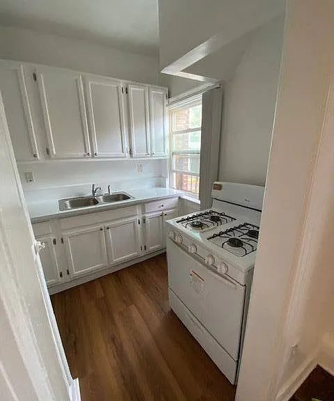 673 Shatto Place — Photo 4