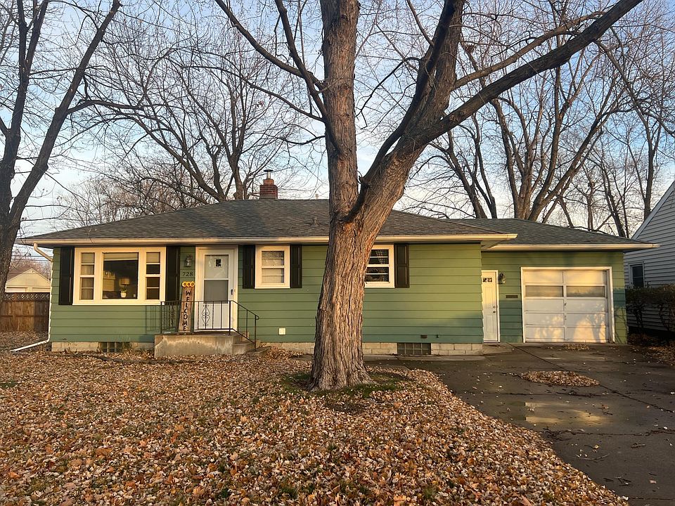 1st image of 728 29th Ave N