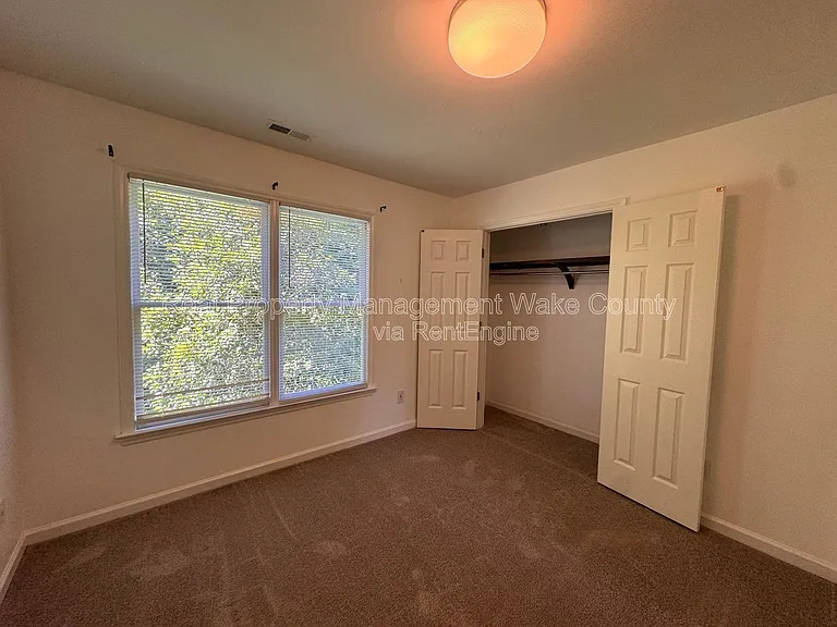 102 Powder Mill Ct — Photo 37