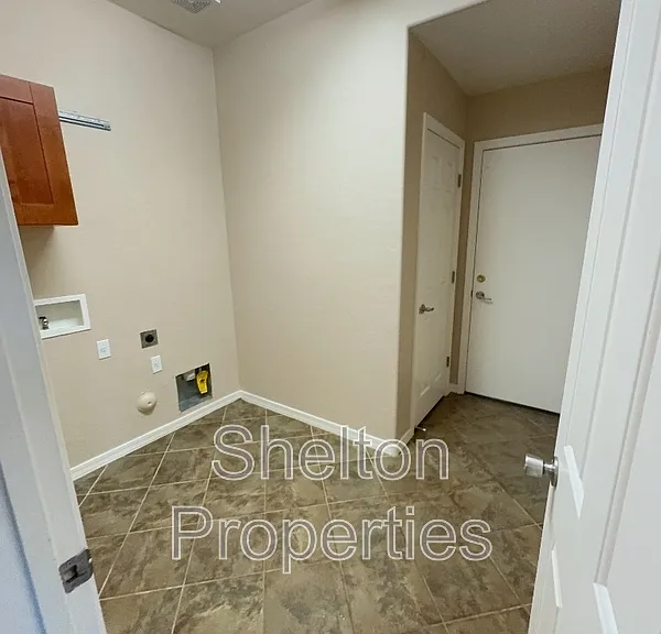 20877 W Court St — Photo 7