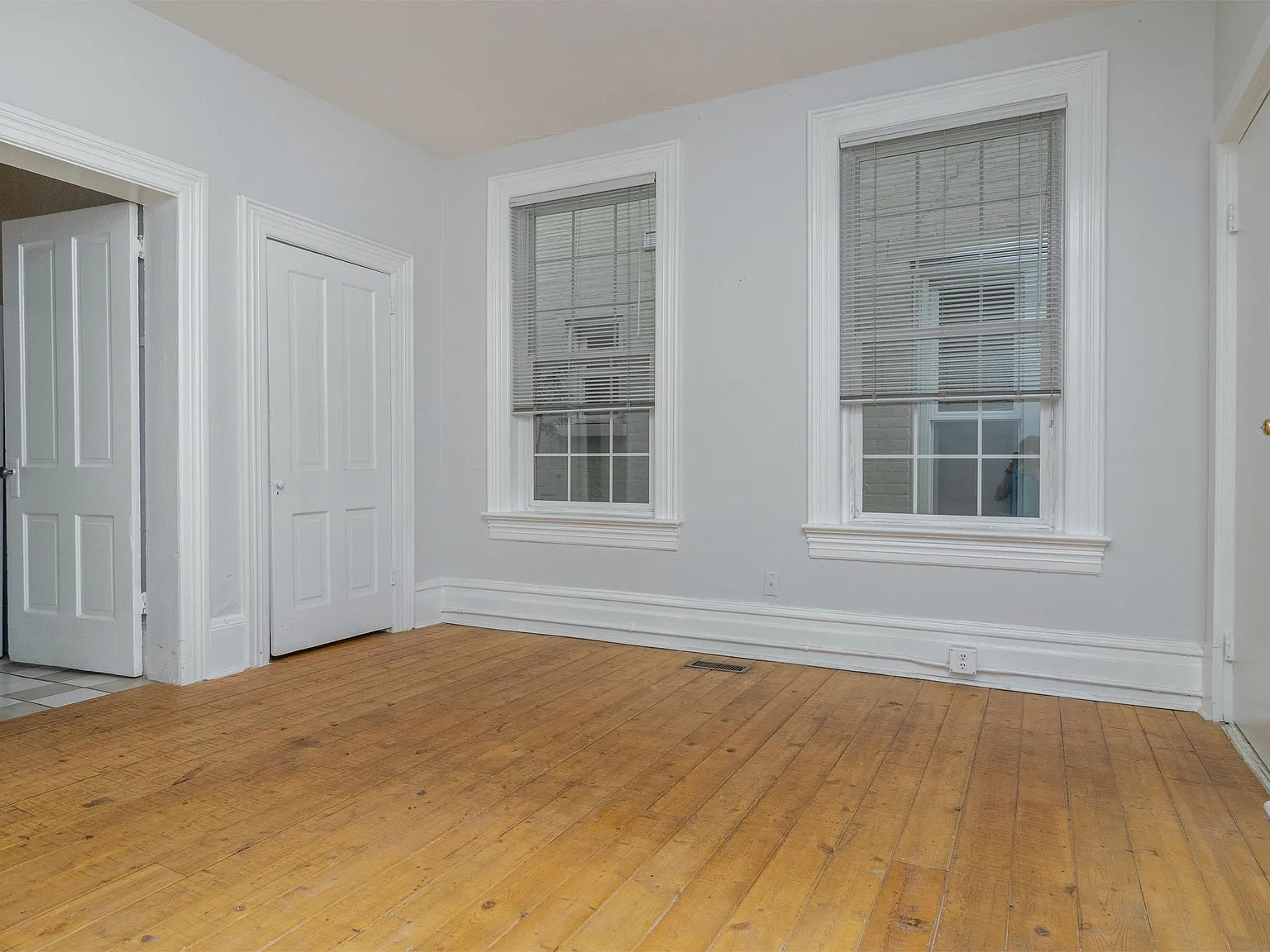 900 East 235 S - 237 S. — Photo 4